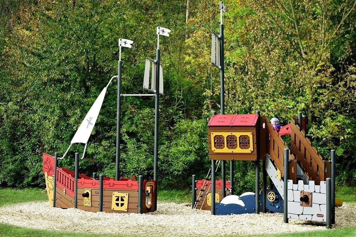 KOMPAN Residential Play Systems 18