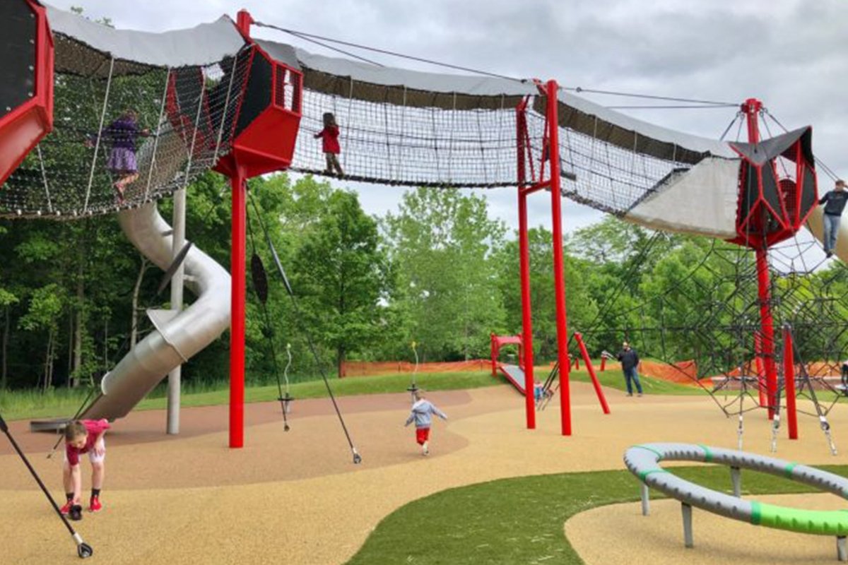 KOMPAN Robinia Play Systems 5